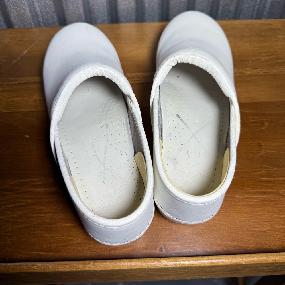 White Leather Dansko Clogs Size 39 New With Defects, No Box, Professional, Nurse - Picture 10 of 12